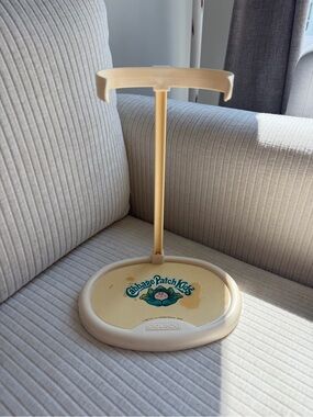 Cabbage Patch Kids Beige Doll Stand - Classic Display Stand